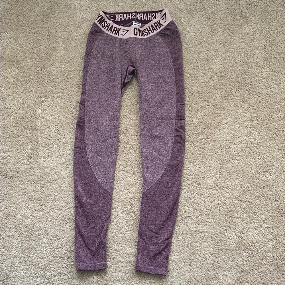 Gymshark Purple Leggings Ergonomic Design Moisture-Wicking